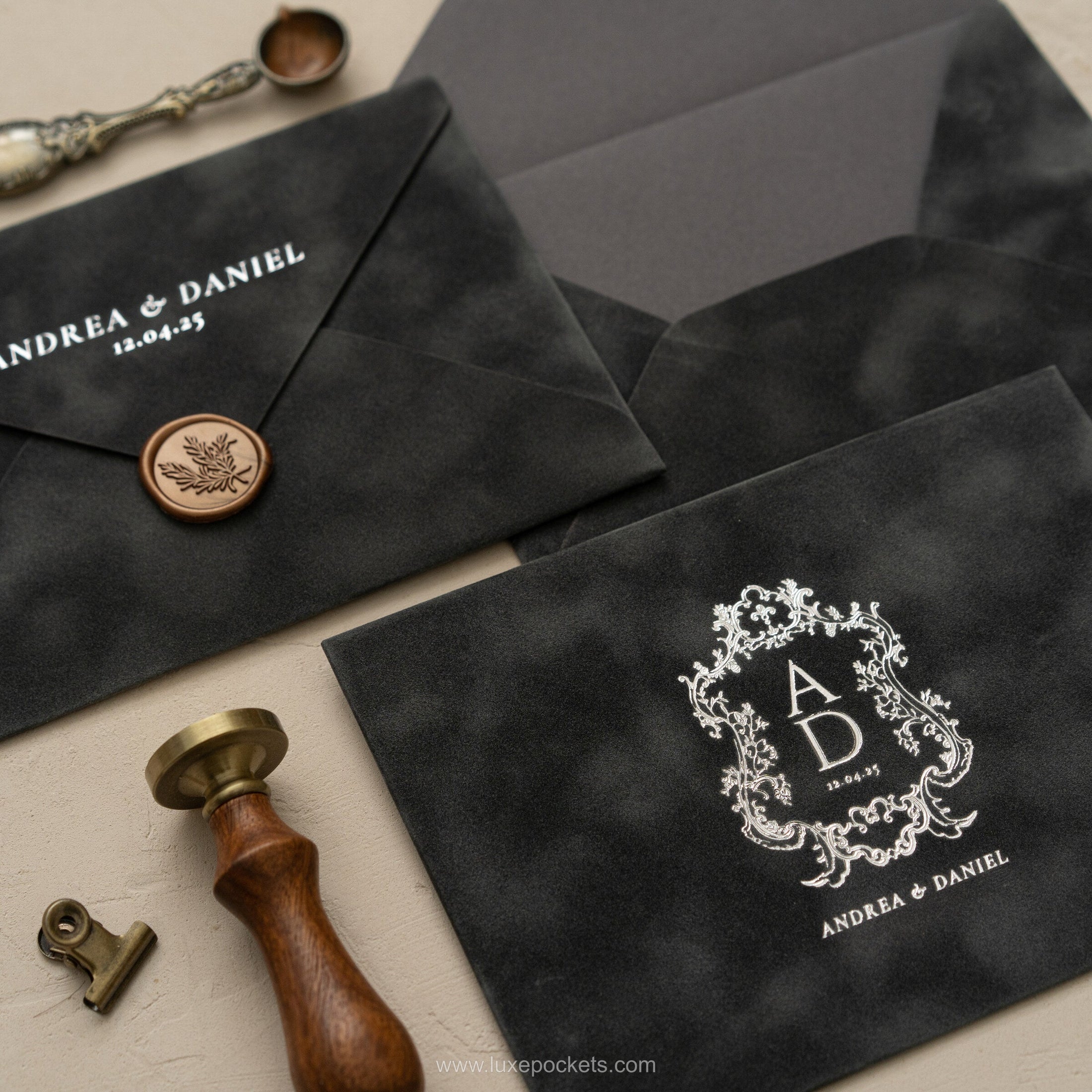 dark-gray-velvet-invitation-envelope 3.jpg